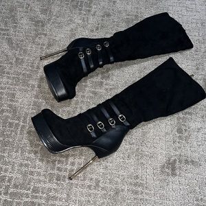 Bebe RARE LIMITED EDITION Snake Skin Knee High Gold Accented Stiletto Boots